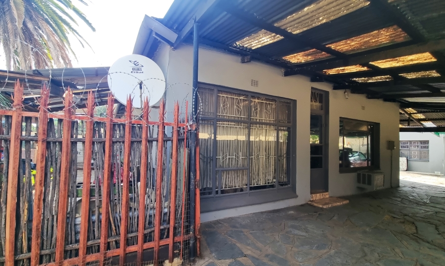 7 Bedroom Property for Sale in Oos Einde North West